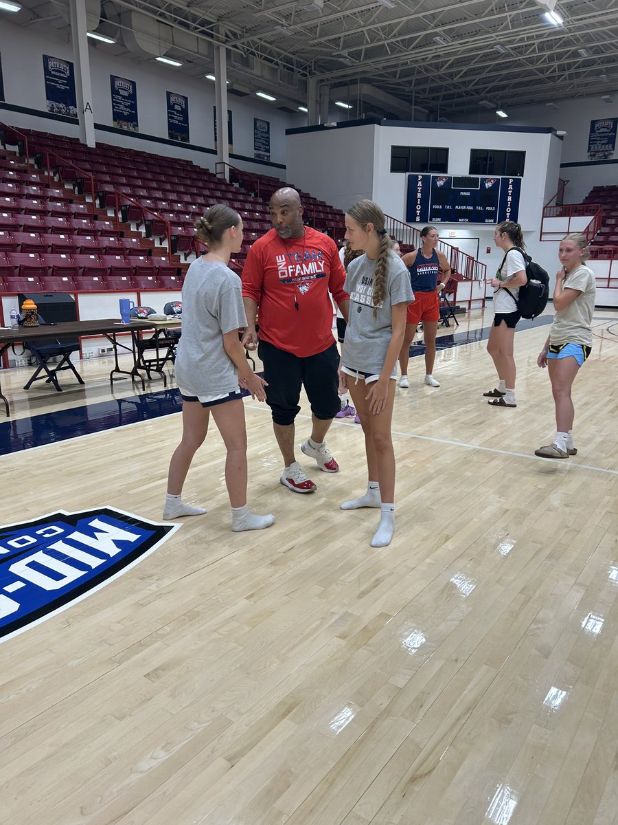 Gabriella Bonge (@gabbybonge2027) on Twitter photo Thank you <a href="/CoachRickReeves/">Rick Reeves</a> for inviting me to your elite camp at the <a href="/Ucwbb/">UC Women's Basketball</a>. Hade a great time learning under you and your amazing coaching staff! Thank you <a href="/KrystalReevesEv/">Krystal Reeves-Evans</a> and Coach Evan’s!
<a href="/PheeElite/">Napheesa Collier Elite</a> Thank you <a href="/CoachRickReeves/">Rick Reeves</a> for inviting me to your elite camp at the <a href="/Ucwbb/">UC Women's Basketball</a>. Hade a great time learning under you and your amazing coaching staff! Thank you <a href="/KrystalReevesEv/">Krystal Reeves-Evans</a> and Coach Evan’s!
<a href="/PheeElite/">Napheesa Collier Elite</a>