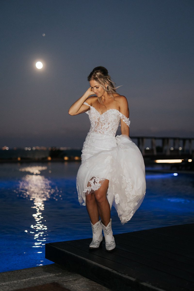 “Fish in the Sea” is out now!! I’ve loved sharing these sweet moments from our wedding day! #fishinthesea #weddingsong #destinationwedding youtu.be/wW5GV-5iW6g?si…