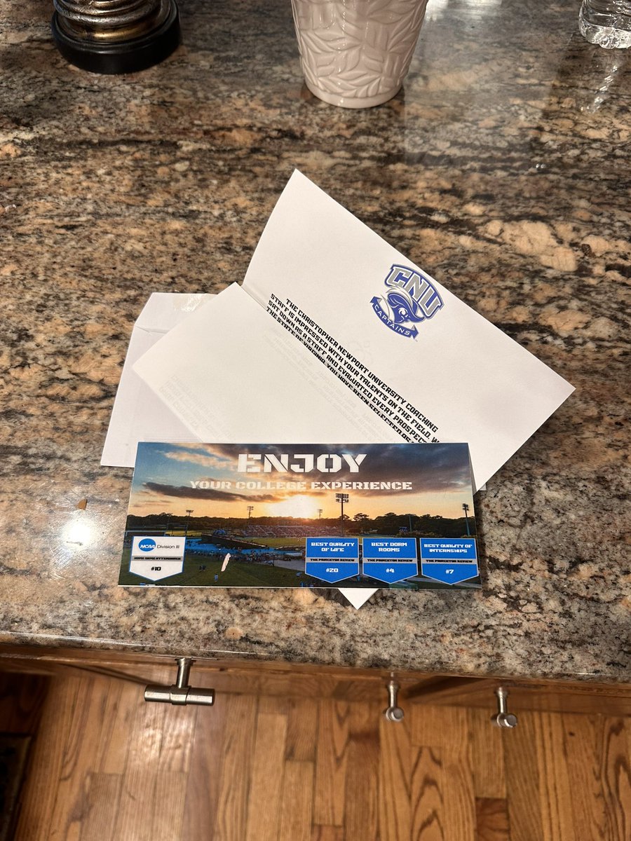 Easmith08's tweet image. Thank you @coachpcrowley For keeping Contact and sending this letter, I'm looking forward to coming back down for a game in the Fall
@cnu_football @RawMeat_FB