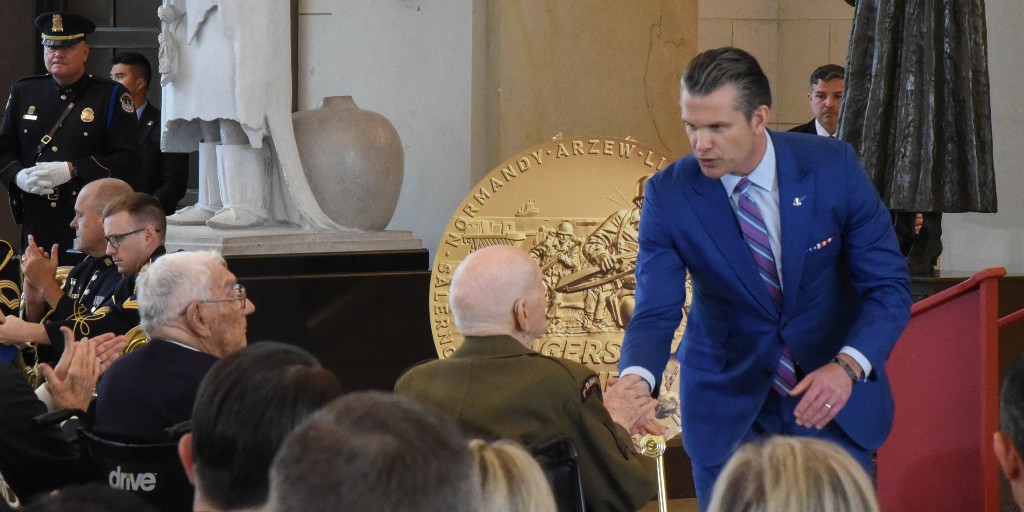 usmint's tweet image. 🎖️ Last Thursday, a Congressional Gold Medal was awarded to the U.S. Army Rangers of WWII. The U.S. Army Rangers were a special military unit that participated in many of the most important battles of WWII. Learn more on our website ▶️ bit.ly/4kkjWdb