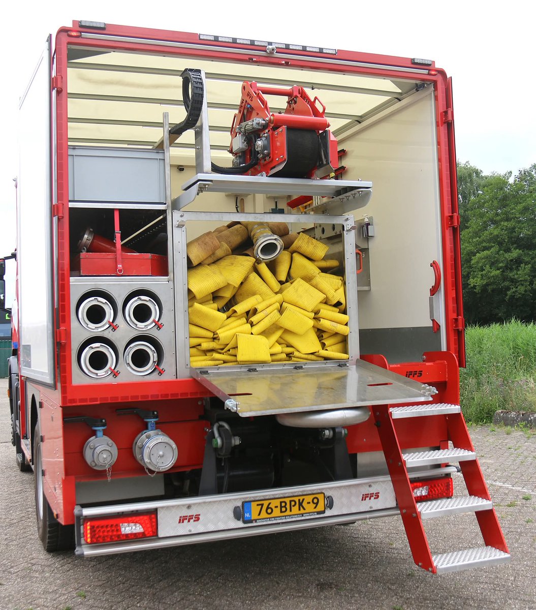 MichaelHuising's tweet image. In 2019 heeft #IFFS een eerste WTS500 afgeleverd aan @VRIJsselland post #Lemelerveld 
In 2020 kwamen daar 2 bij op de posten #Raalte en #Steenwijk
#Scania P370 4x4 / 500m. 5&quot; transportslang / Schlingmann pomp 4000 l/min / HL125 SOA