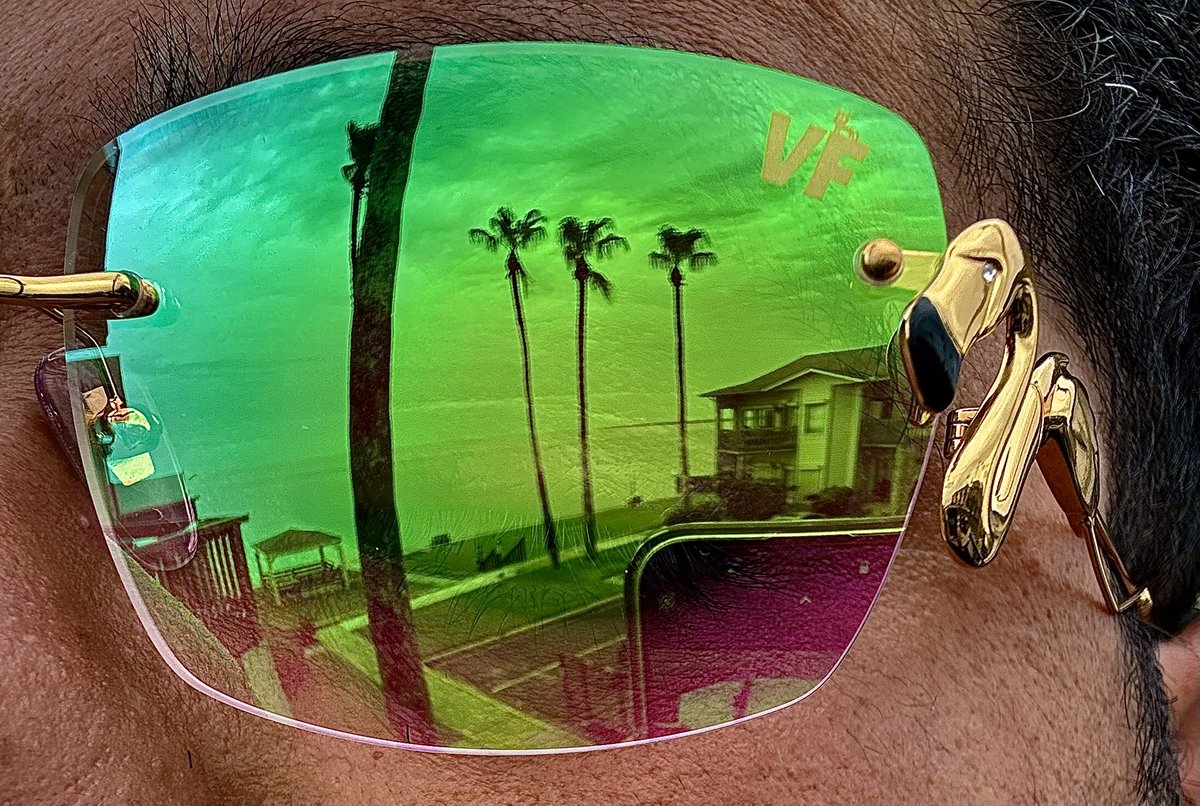 chefrecklessdj's tweet image. lost my favorite shades in the ocean waters of Costa Rica a couple days ago.
when I got home i remembered I had these!
it’s good to be home🌊❤️
shout out to @veefriends & @garyvee for the sweet look!
#VeefriendsForLife 🚀👑