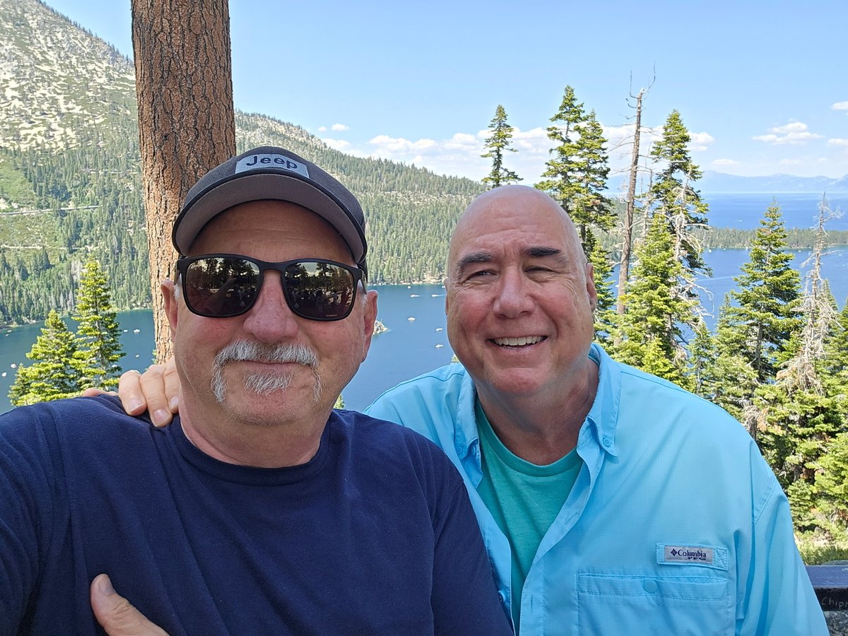 BooksLeadership's tweet image. Author John Joseph visits the studio and Lake Tahoe!
He joined us to record the course for his upcoming book—an exciting day filled with purpose, creativity, and great conversations with our publisher, Michael Stickler.

#AuthorVisit #BookToCourse #StudioRecording #LakeTahoeViews…