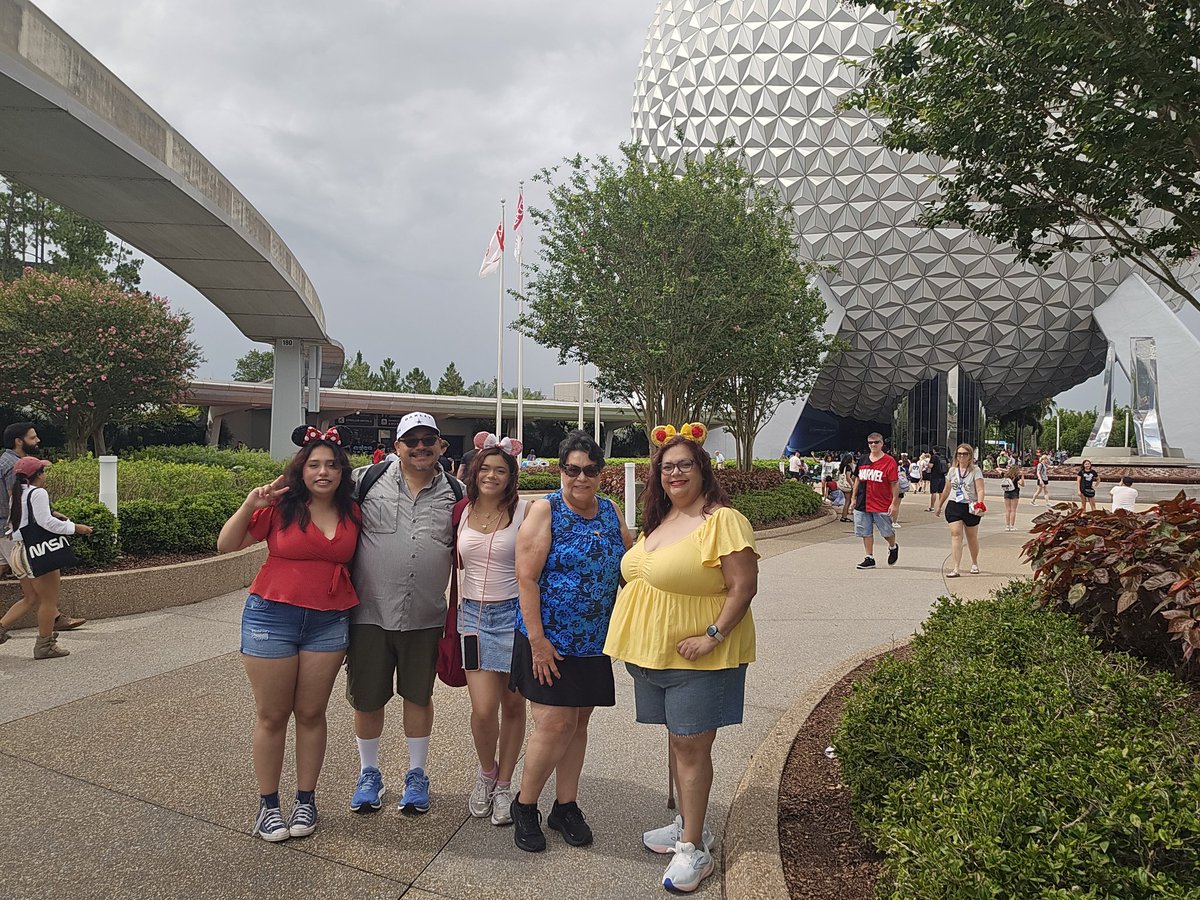 Making memories today at #epcot
#protegedance #starbounddancenationals2025