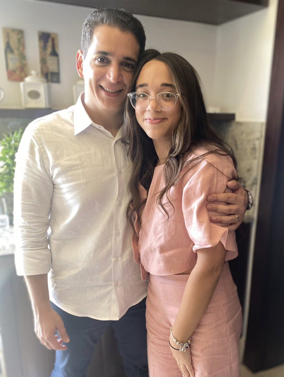 Mi adorada Miranda, hoy celebramos tus 15 años. Con ellos, momentos que atesoro, y un amor que crece cada día más. Estoy orgulloso de la persona que eres y en lo que te estás convirtiendo. 

Mi deseo es poder verte siempre feliz y radiante, te seguiré acompañando en cada sueño.