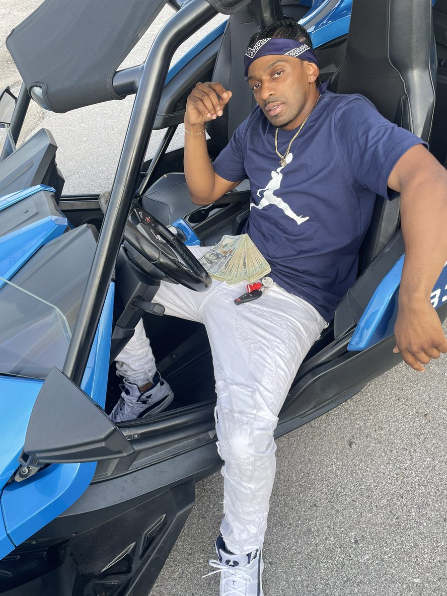 DanOnDaTrack's tweet photo. Happy Gday to myself thanking God for another one 🤟🏾💪🏾🤟🏾💙♋️♋️♋️ https://t.co/ONAXehhpN3