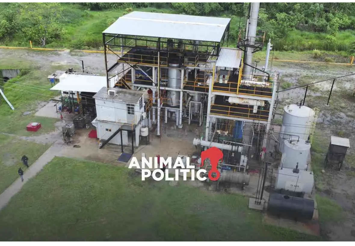En abril descubren barco con 10 millones de diésel huachicol. Ningún detenido
En mayo descubren 4 millones de litros de gasolina huachicol en Tabasco. Ningún detenido
En junio descubren minirefinería en Veracruz. Ningún detenido.
Toneladas de productos ilícitos, ningún culpable