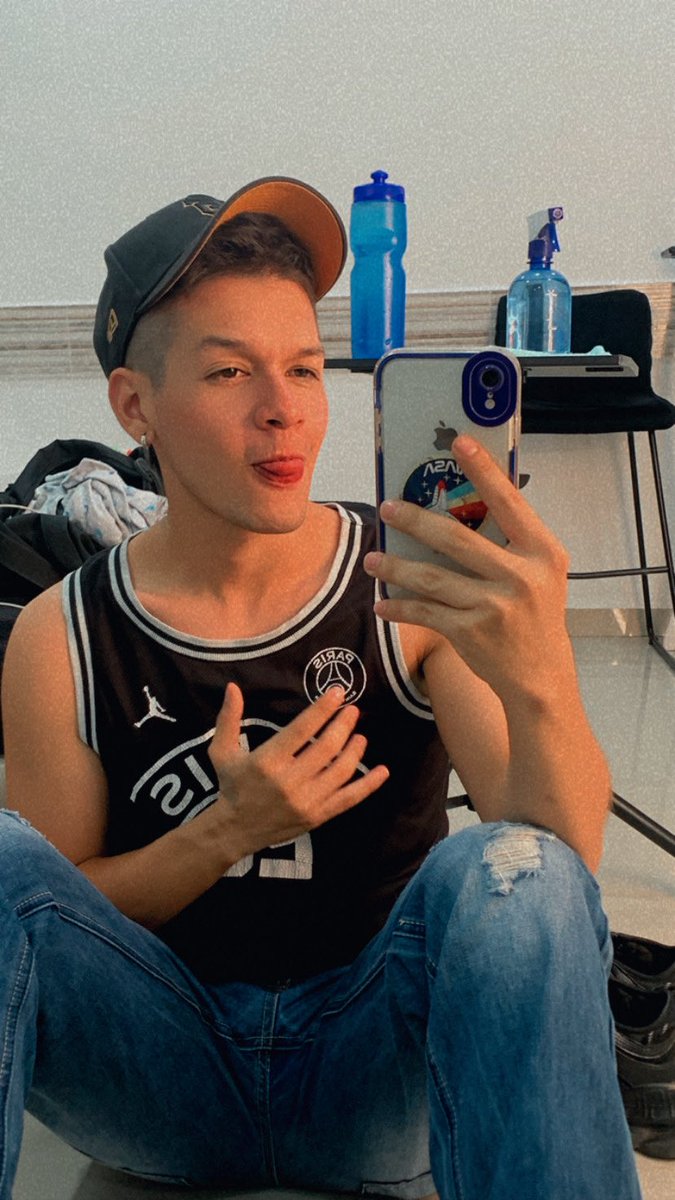 Sebastián tweet media