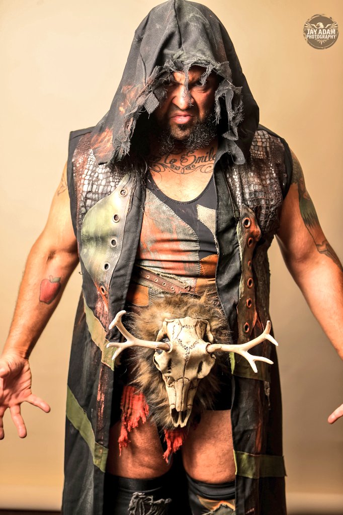 KTB_mauls's tweet photo. Ready to destroy #punyhumans . Anywhere, anytime, I'm not hard to find #maulhim #kingofthebarrens π·@jayadamphotography https://t.co/Wkt6dEO5cQ