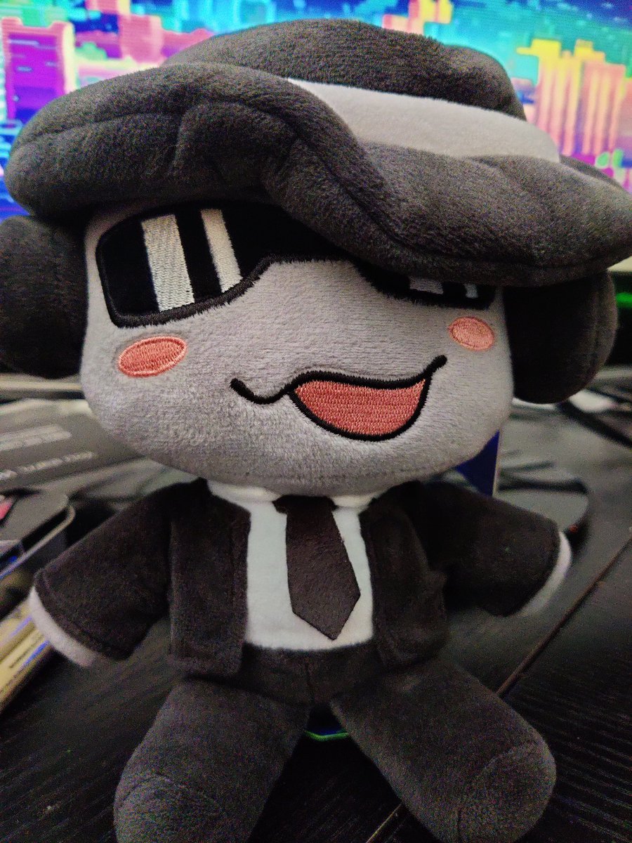 shrompi_tings's tweet image. his hat😭