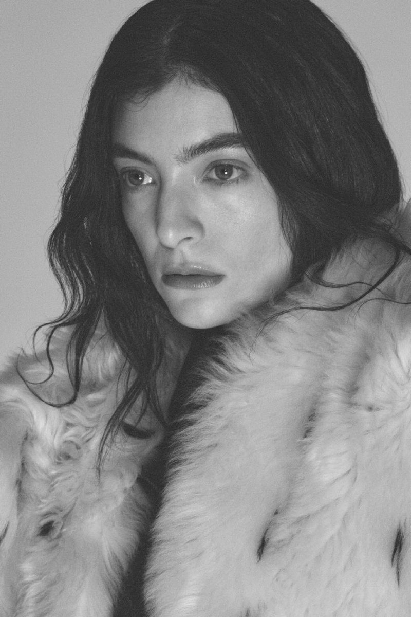 LordeOnChart's tweet photo. “Virgin” is aiming to debut at #1 on the UK Official Albums Chart. 

This would be Lorde’s first #1 album in the country. https://t.co/l43beaGI0S