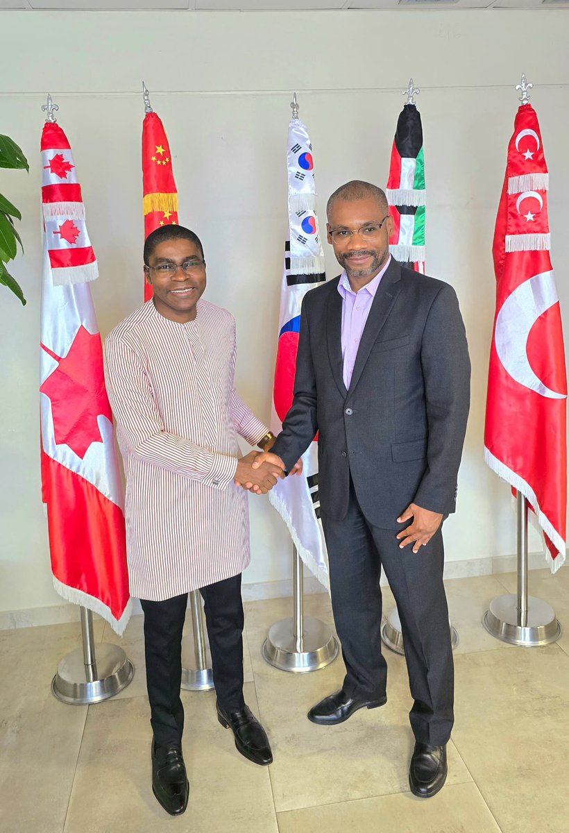 AndersonBlanc2's tweet photo. Avec mon collègue @ERDWega Administrateur 🇨🇦 🇨🇳 🇰🇷 🇰🇼 🇹🇷 @AfDB_Group
🌍🇨🇦 Pour une prospérité partagée
Stratégie 🇨🇦 pour l’Afrique
https://t.co/NJvvpLk8r2
#Derisk
With @ERDWega Executive Director 🇨🇦 🇨🇳 🇰🇷 🇰🇼 🇹🇷 @AfDB_Group
🌍🇨🇦 For shared prosperity
🇨🇦‘s Africa Strategy https://t.co/XkxHJc4BQl