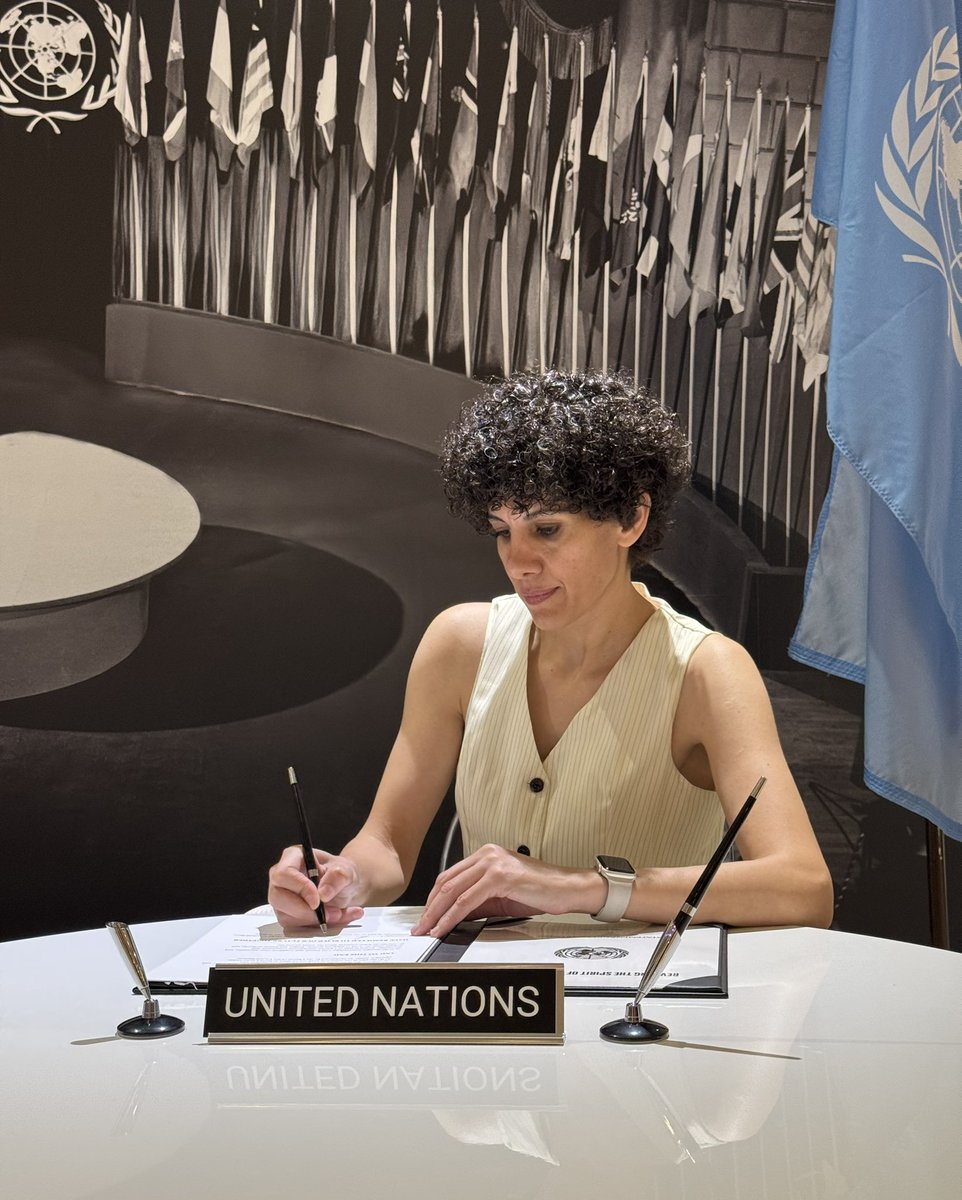 PiaBozyel's tweet photo. Today was the final day of my UN exhibition. The teddy bears—my loyal companions and main characters—also pledged their support for peace.
With the spirit of the 1945 San Francisco Conference, we made a promise: justice, dignity, and a peaceful future. 🕊️🧸🇺🇳 https://t.co/0Wo5UkDF8U
