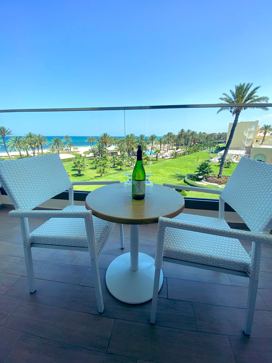 AndyPearson68's tweet image. Enjoying Tunisia 🇹🇳 not been for 18 years food has improved hugely 🧑‍🍳. 
Weather ☀️ not as extreme as 🇹🇷 &amp;amp; far better beaches 🏖️ do we have to come 🏡.  Stunning hotel 🏨 grounds 👨‍🌾 .