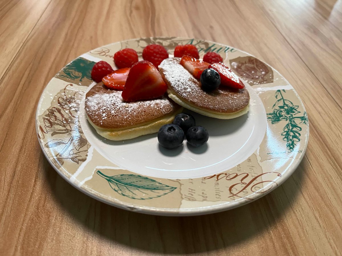 xsaiiren's tweet image. would you let me cook you pancakes? 🥺👉👈💕
next time i'll make them fluffier ~ 😊