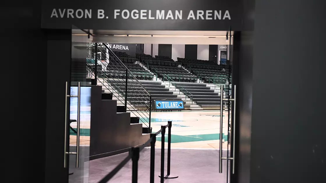 tuwaveriders's tweet image. 𝐓𝐡𝐢𝐬 𝐢𝐬 𝐨𝐮𝐫 𝐡𝐨𝐮𝐬𝐞.🏀💥
Catch Men’s Basketball this fall at Avron B. Fogelman Arena in the Devlin Fieldhouse and earn 1,000 points at every game as a Wave Rider 💚🌊
#RideTheWave | #RollWave🌊