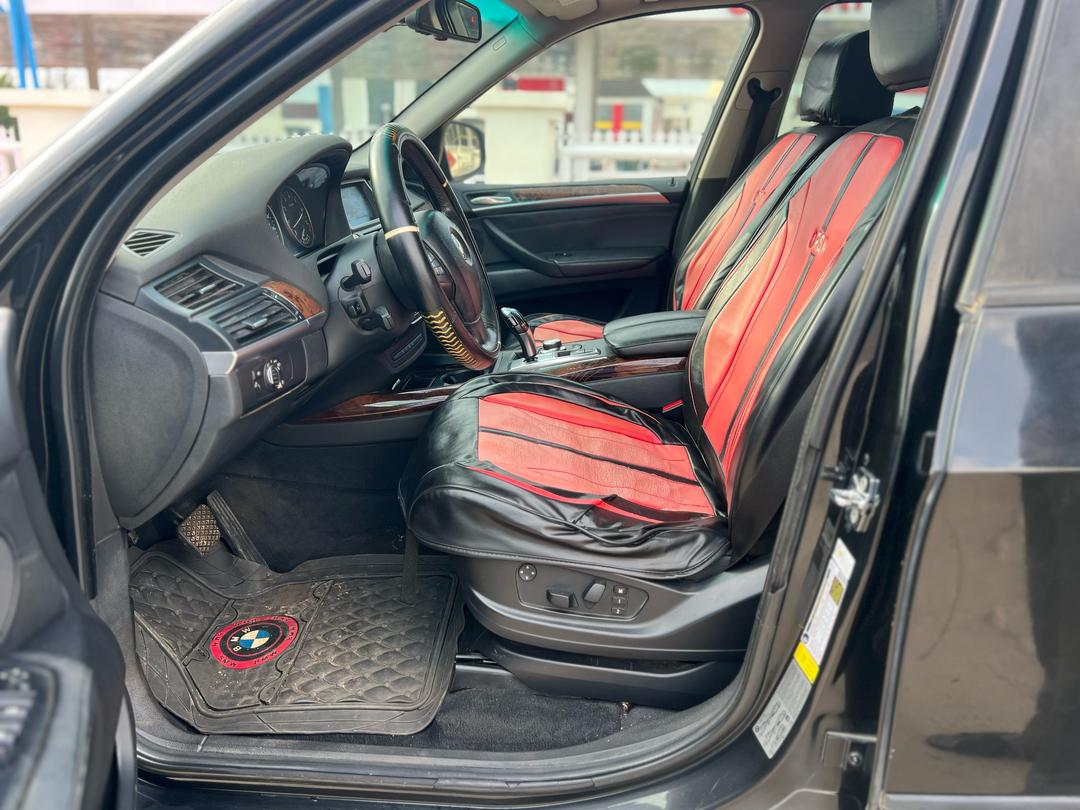 DISTRESS SALE ‼️ 
2008 BMW X5 3.0si
🏷️ - 5.8m
First body
Zero issues
Delivery Nationwide ✅