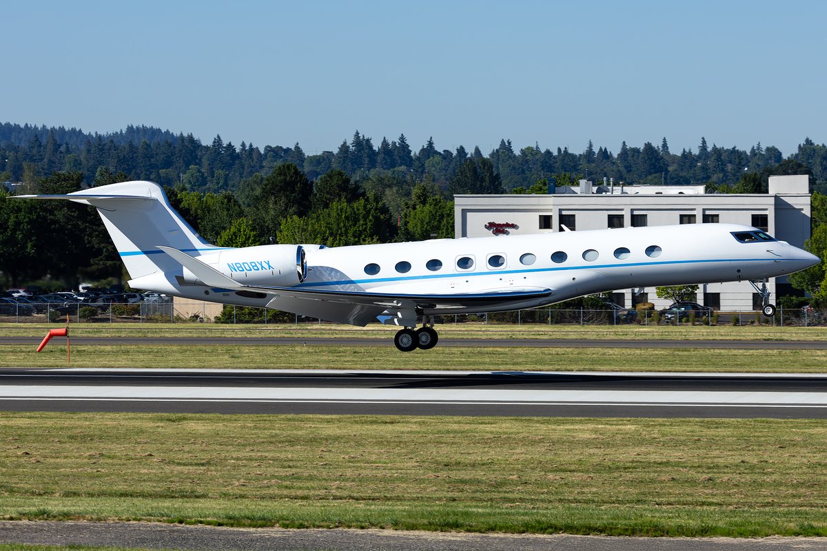 Sabian404's tweet image. Factory fresh Gulfstream 700 arriving at PDX from Bozeman this morning as Rockfish 1226