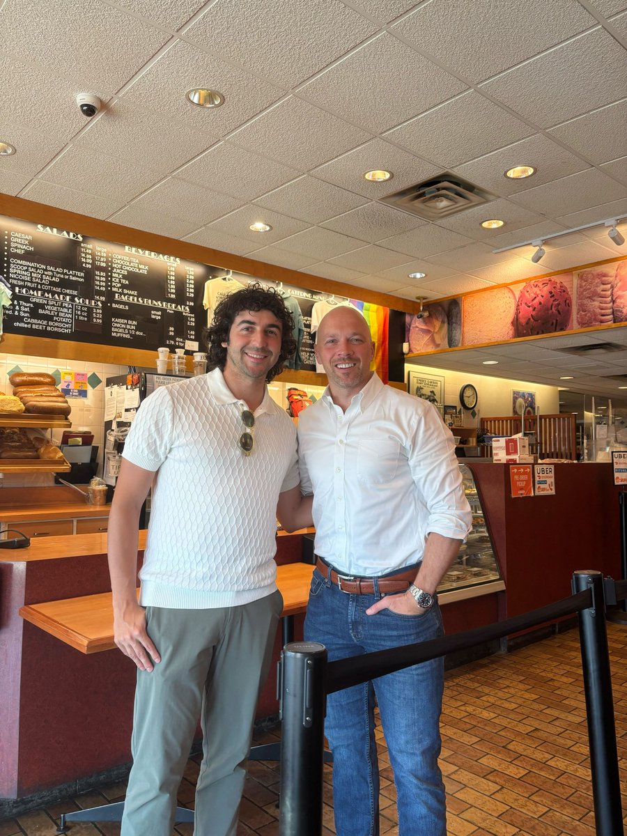 Brad Bradford✌️ (@bradmbradford) on Twitter photo Great catching up over breakfast at <a href="/UnitedBakersTO/">United Bakers</a> with Daniel Di Giorgio, Catholic School Board Trustee for York South-Weston. ☕ 🤝
Always good to have conversations about education, community, and the work ahead to build a better Toronto. Great catching up over breakfast at <a href="/UnitedBakersTO/">United Bakers</a> with Daniel Di Giorgio, Catholic School Board Trustee for York South-Weston. ☕ 🤝
Always good to have conversations about education, community, and the work ahead to build a better Toronto.