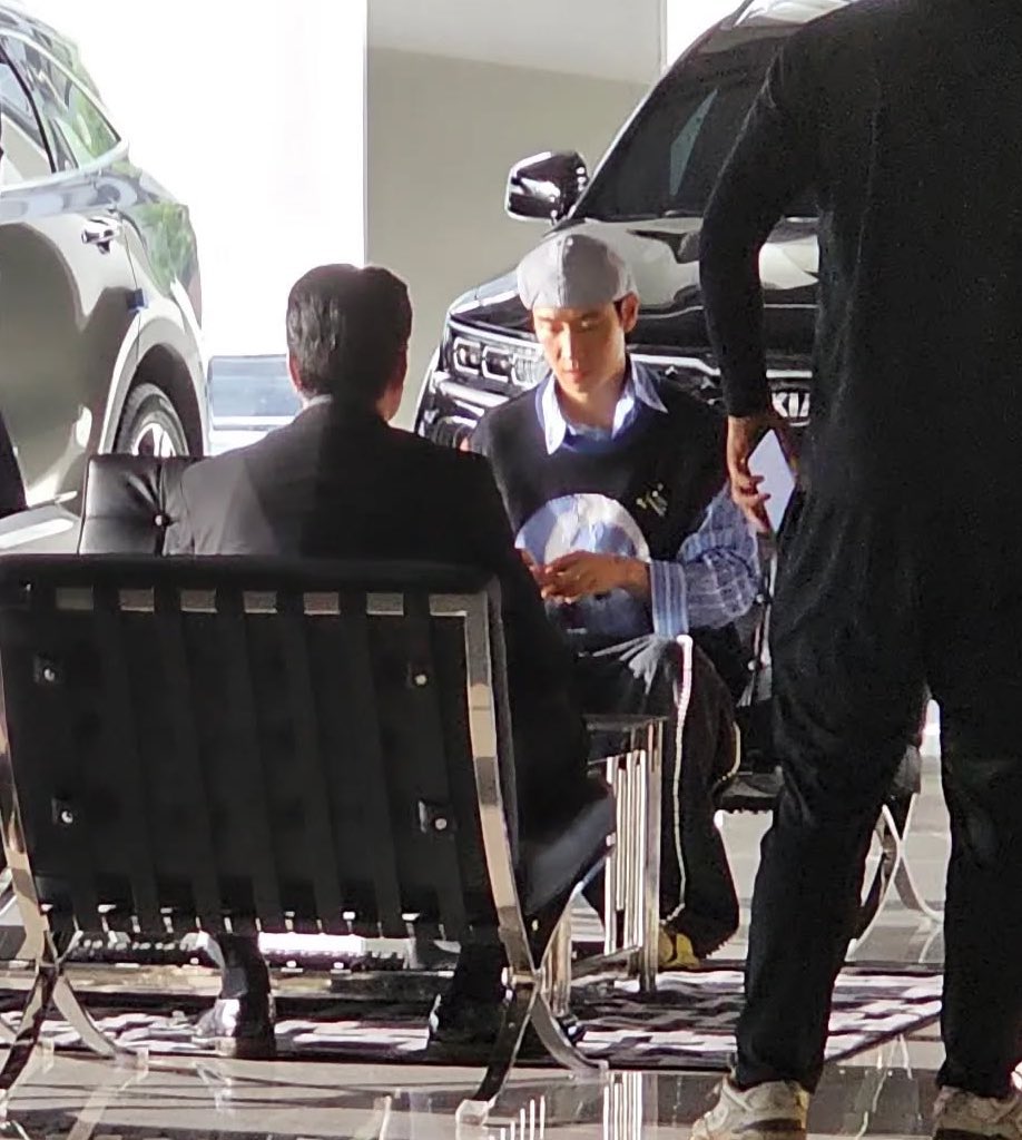 너무 불미스러움 무슨 부캐인지 전혀 예상이 안감