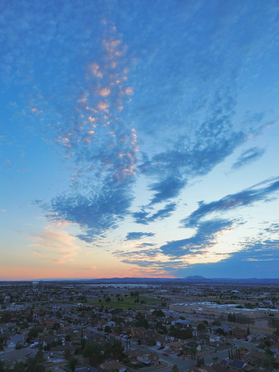 UTEPMGolf's tweet image. #ICYMI: #ElPaso was ranked #2 on a list of the 25 Best Big Cities to Live in the U.S. in 2025-2026, according to U.S. News & World Report. We love it here. #PicksUp | 🤙 | #UTEP