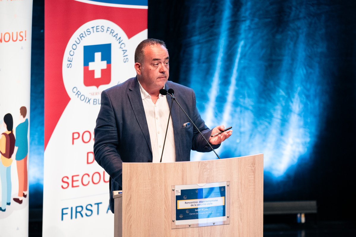 Département de l'Aube (@aubedepartement) on Twitter photo 👨🚒<a href="/Prefet_10/">Préfet de l'Aube 🇫🇷🇪🇺</a> organisait aujourd'hui les Rencontres départementales de la sécurité civile.
Deux grands défis : baisse de disponibilité des pompiers volontaires et évolution des risques climatiques.
Particulièrement mobilisé, P.Pichery a réaffirmé l'engagement du Département. 👨🚒<a href="/Prefet_10/">Préfet de l'Aube 🇫🇷🇪🇺</a> organisait aujourd'hui les Rencontres départementales de la sécurité civile.
Deux grands défis : baisse de disponibilité des pompiers volontaires et évolution des risques climatiques.
Particulièrement mobilisé, P.Pichery a réaffirmé l'engagement du Département.