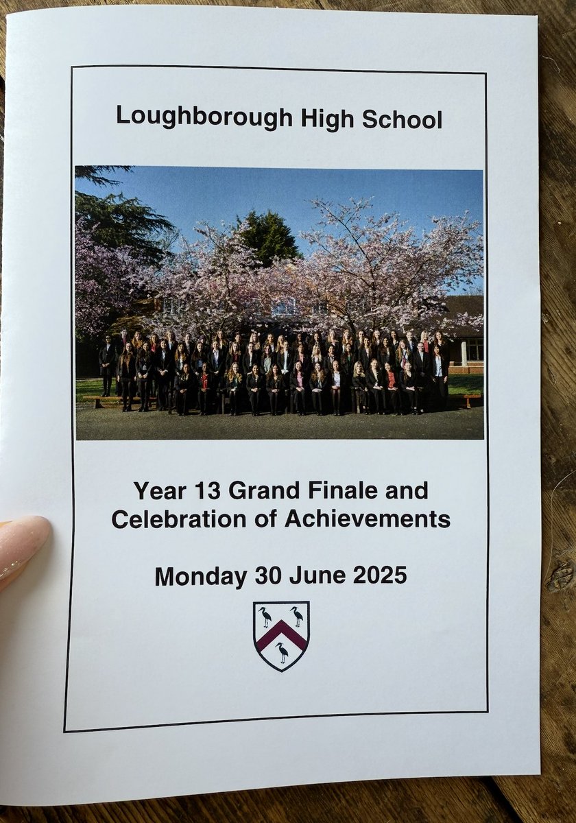 rivatez's tweet image. Today, I had the opportunity to address the graduating class of my high school on its 175th anniversary.
I was the naughtiest kid in my year, and partly it felt like retribution. But mostly, I was grateful.
Sharing the words of my speech below