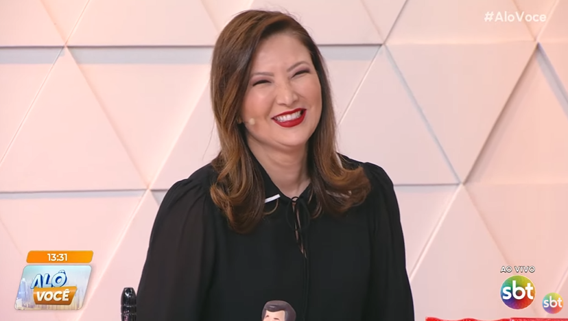 forumeplay's tweet photo. a delegada Raquel Gallinati super feliz no #AlôVocê https://t.co/TRa9W3dFGQ