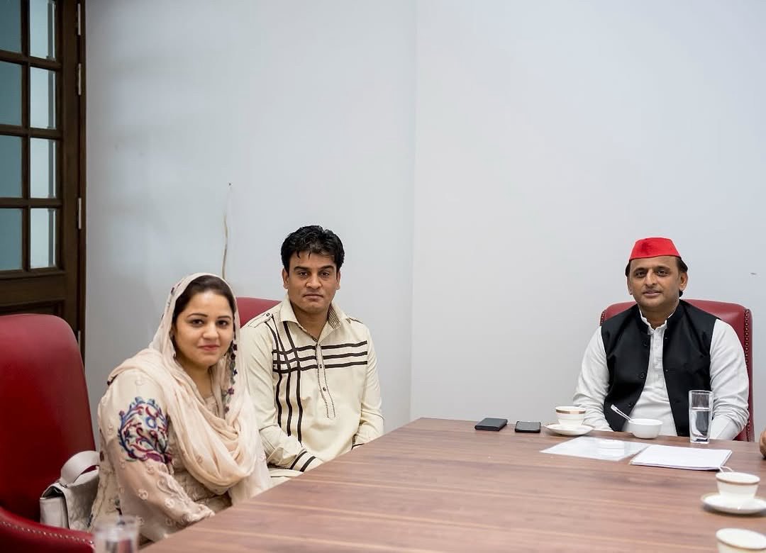 Irfan Solanki (@irfansolanki) on Twitter photo करोड़ों नौजवानों की दिल की धड़कन समाजवादी पार्टी के राष्ट्रीय अध्यक्ष एवं पूर्व मुख्यमंत्री मा.श्री अखिलेश यादव जी को जन्मदिन की बहुत-बहुत बधाई एवं अनन्त शुभकामनाएं ..! <a href="/yadavakhilesh/">Akhilesh Yadav</a> करोड़ों नौजवानों की दिल की धड़कन समाजवादी पार्टी के राष्ट्रीय अध्यक्ष एवं पूर्व मुख्यमंत्री मा.श्री अखिलेश यादव जी को जन्मदिन की बहुत-बहुत बधाई एवं अनन्त शुभकामनाएं ..! <a href="/yadavakhilesh/">Akhilesh Yadav</a>