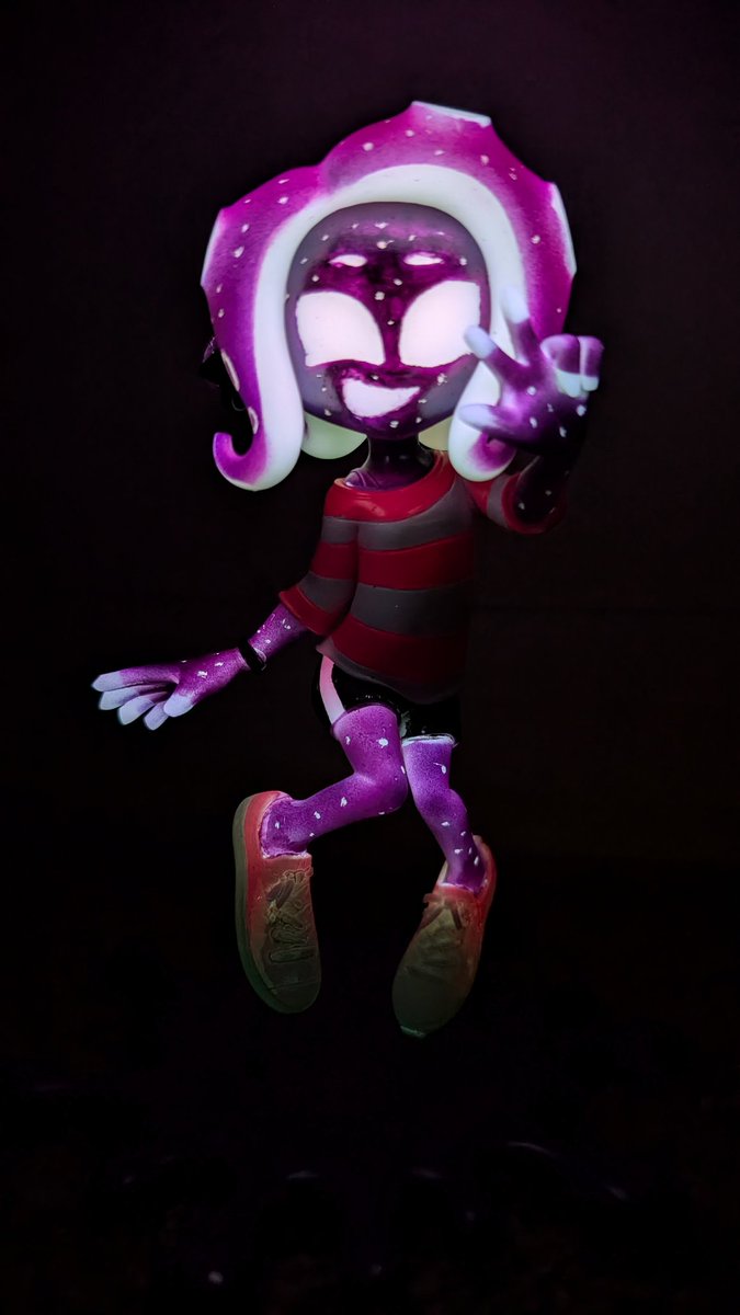 casting_studio_'s tweet image. Introducing Stella... Half of the pair of my commissioned figures to be completed. Massive thanks to @TechnoGlowInc for their amazing glow powder to make this figure a reality. Casted in @SmoothOn 325 resin. More reveals to come later.