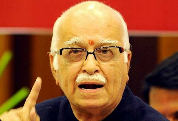 <a href="/KraantiKumar/">Kranti Kumar</a> भारत की आज की दयनीय स्थिति के लिए ये आदमी ज़िम्मेदार है. अगर इसने उस वक़्त बचाव ना किया होता तो देश बच जाता..
खैर इसका इनाम इसको दे दिया उन लोगों ने