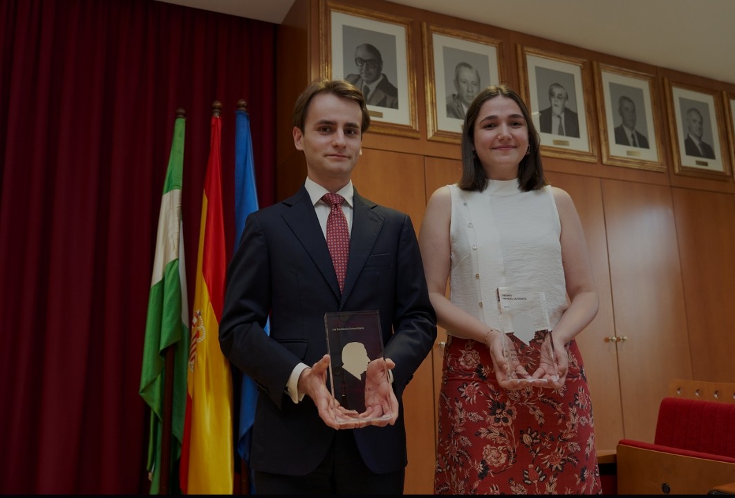 El 26 de junio, en el Salón de Grados de la Facultad de Derecho Univ. Sevilla se entregó el Premio Manuel Olivencia a la excelencia universitaria. 
La Fundación Cuatrecasas otorgó el premio a Marc Morros Bo [ESADE Law School], y el accésit a Marta Vélez Rodríguez [Univ. Deusto].