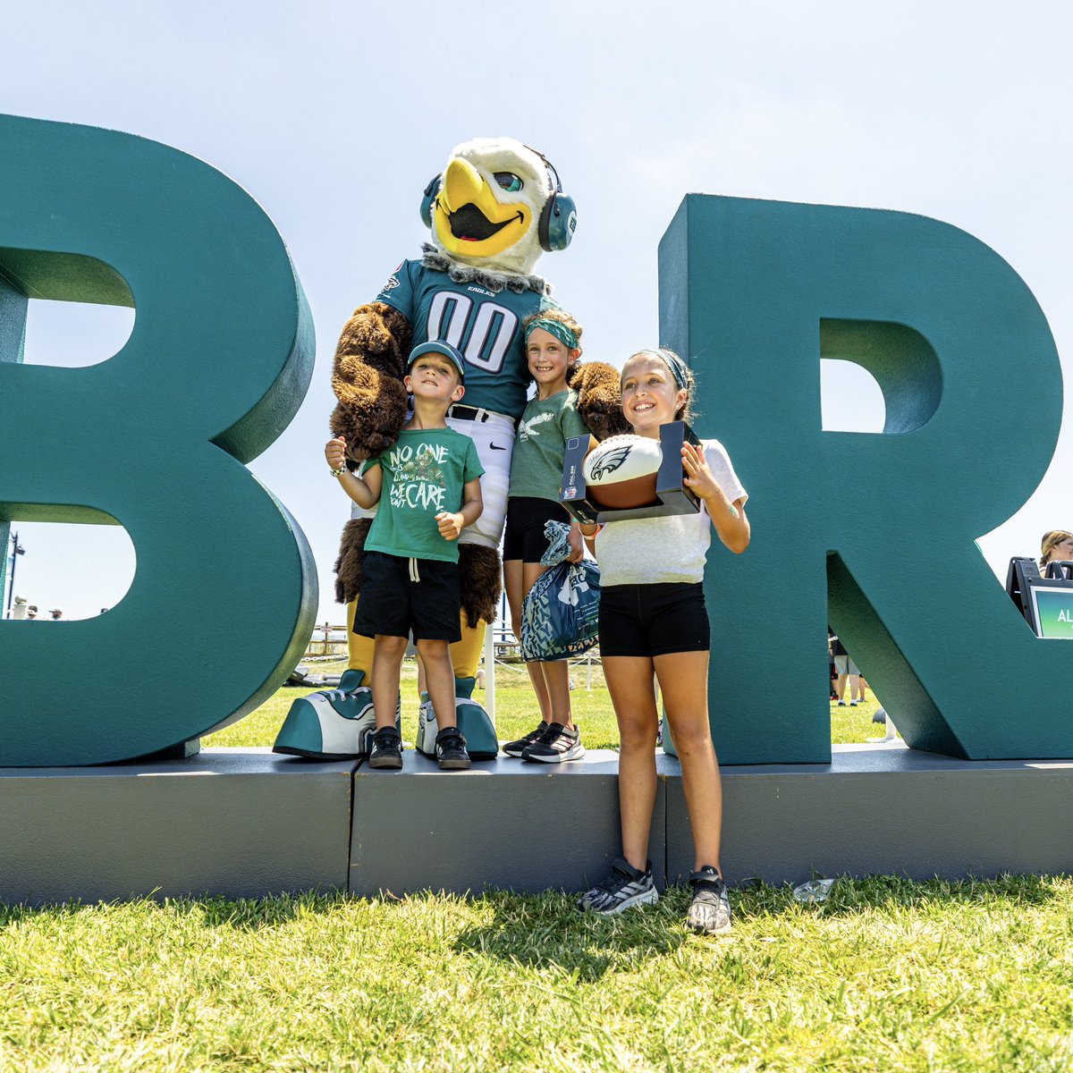 eaglesautism's tweet image. ICYMI: The Team 62 takeover in Sea Isle, NJ raised over $1 million for the Eagles Autism Foundation‼️🤯
Thank you to all members of our community who helped us achieve this record-breaking milestone. 100% of these proceeds will help fund innovative autism research and care…