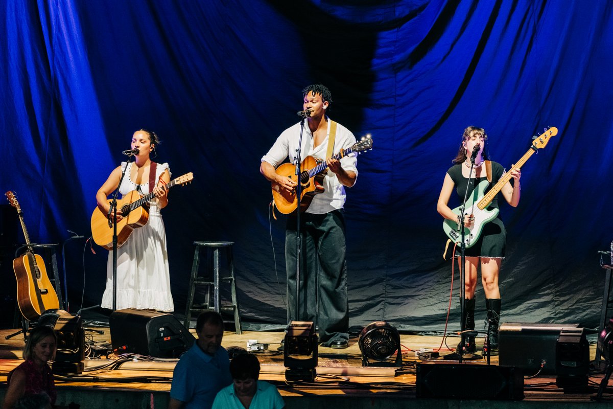 Blossom Music Center (@blossommusicctr) on Twitter photo 🌸Blossom, there's a sweet dream on my mind🌸 Thanks for spending a beautiful night of music from <a href="/JamesTaylor_com/">James Taylor</a> and <a href="/tinyhabs/">tiny habits official</a> on Tuesday🎵
📸: <a href="/aterrormusical/">Amber Patrick</a> 🌸Blossom, there's a sweet dream on my mind🌸 Thanks for spending a beautiful night of music from <a href="/JamesTaylor_com/">James Taylor</a> and <a href="/tinyhabs/">tiny habits official</a> on Tuesday🎵
📸: <a href="/aterrormusical/">Amber Patrick</a>