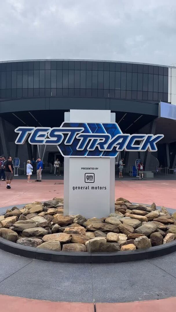 4chipandcompany's tweet image. Get ready to accelerate through time!! Come ride with us on the newly renovated Test Track ride at Epcot!!! Take a look into the technology of the future! It’s so much fun! 🤩 
@disneyparks #waltdisneyworld #epcot #epcotcenter #disneyworld #disneyattract… instagr.am/p/DLiB8cmsdbC/