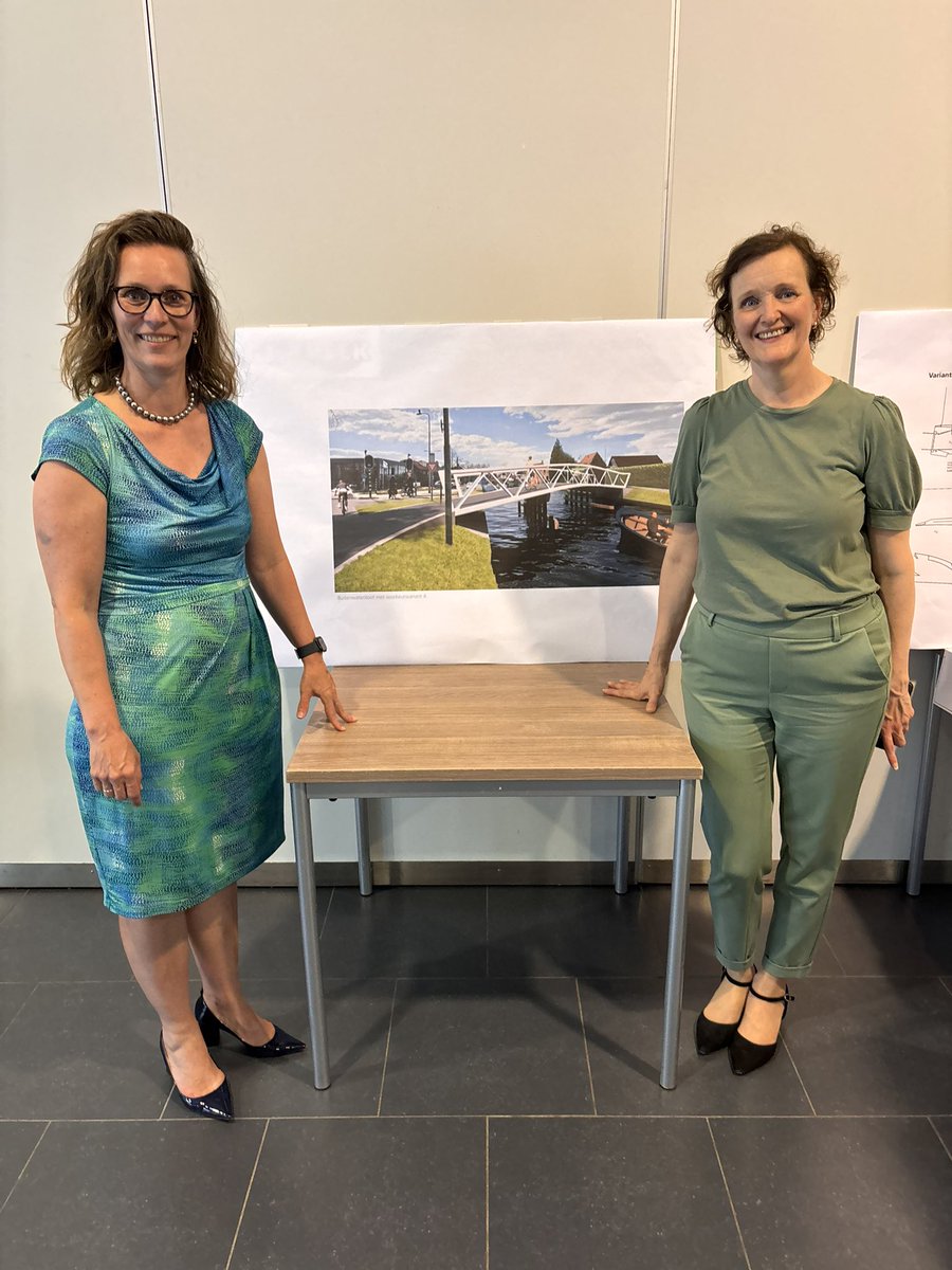 Met Delftse collega bij de bewonersbijeenkomst over de ontwikkeling van de fietsroute Delft – Midden-Delfland – Westland, een metropolitane route met Den Hoorn als verbindende schakel.
Goed om bewoners te spreken over hoe we deze route veilig en ingepast kunnen realiseren. 🚲