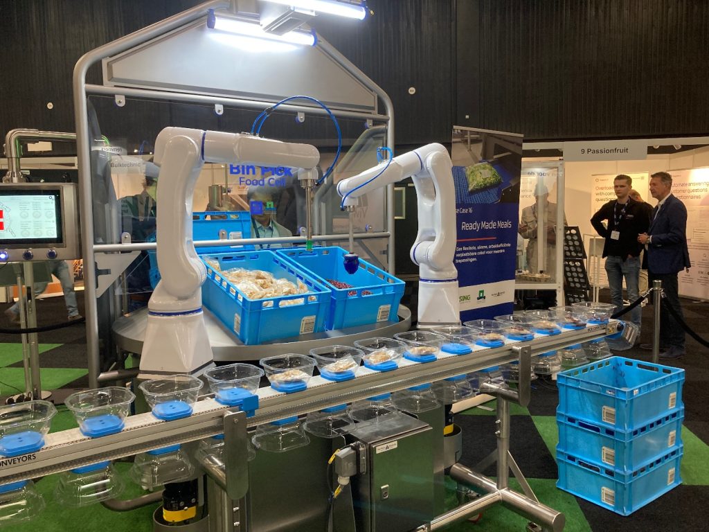Vision AI for Automated Hygienic Food Handling!
Van Wees Waalwijk, Fizyr and Yaskawa Europe (and support from Alpha Robotica) combined to deliver a new automated hygienic handling solution, with FizyrOS vision AI!

fizyr.com/blog/yaskawa-e…