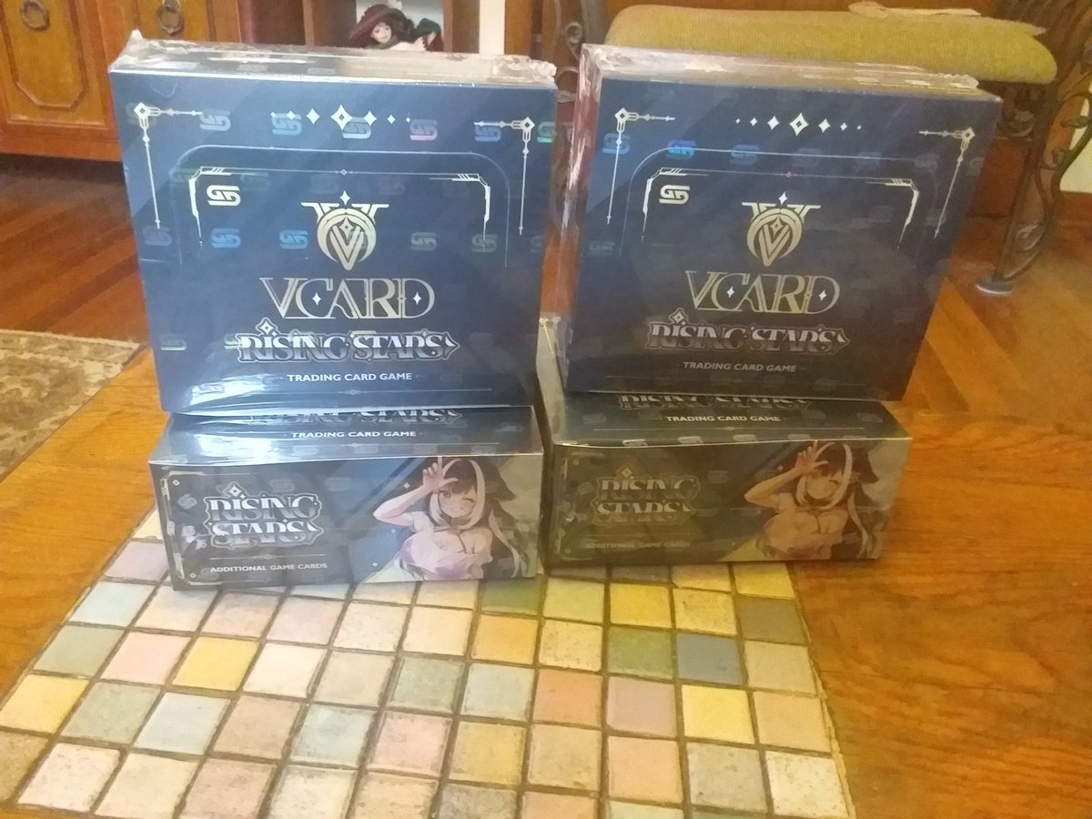 I got 4 boxes of vcards today. Hope I get some good pulls.