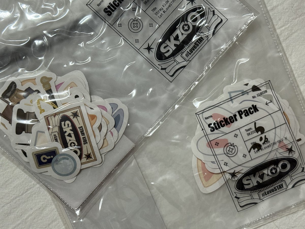 adayday_'s tweet photo. 스트레이키즈 스키주 스티커팩 각각 0.8에 양도해요

택배 0.4

straykids skz skzoo lovestay sticker pack 방찬 리노 서창빈 한지성 황현진 필릭스 김승민 아이엔 https://t.co/oM00QLxueq