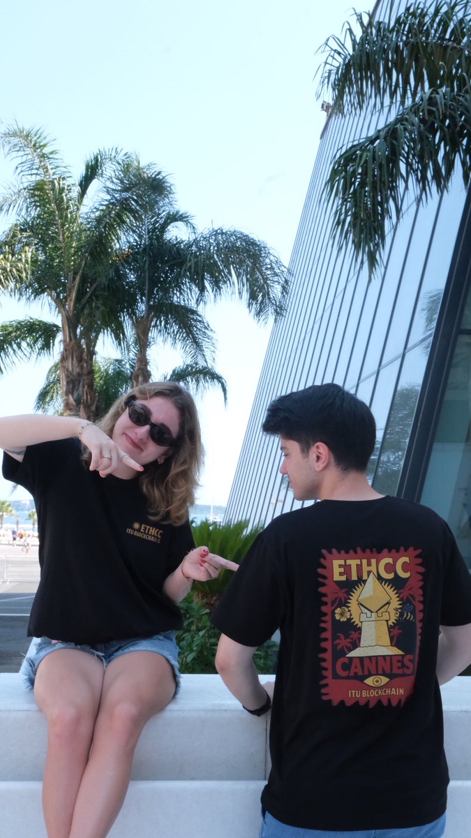 ITUblockchain's tweet image. Tasarımcımız @kamanlizeynep tarafından tasarlanan Cannes temalı tişörtlerimiz ile EthCC’deyiz! 🌞
