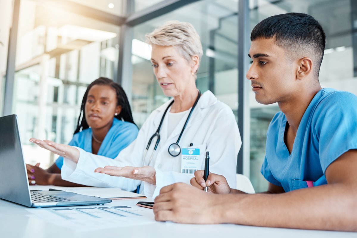 TheUSMLE's tweet image. USMLE® scores and pass/fail decisions are not determined using a curve. If you perform at or above the minimum threshold (i.e., passing standard), you will pass the exam, regardless of the number or percentage of examinees that pass overall. bit.ly/3PTftle #USMLE