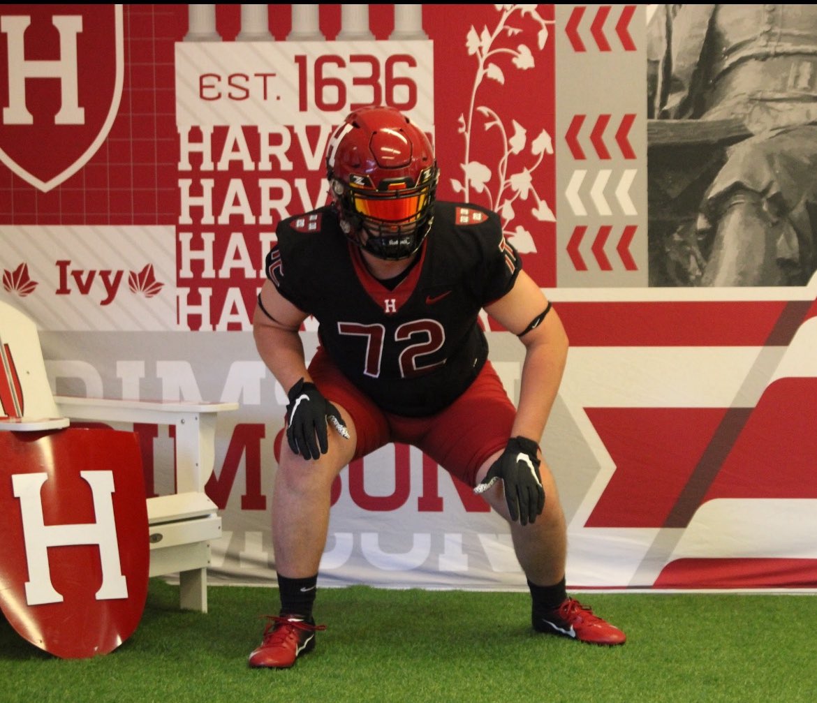 BateskyMyles's tweet image. Had a great time on my official visit!
#OneCrimson
@Coach_Aurich @Coach_Joel_Lamb
@CoachJimJackson @CoachFalaki
@MicFein @katelynnepatton
@Cinjun_Erskine @ScottLarkee
@Ryan_Kalukin @skwilliamsjr
@Crim_Recruiting @HarvardFootball
@LHSWildcatsFB @CoachDShack @GymEOri6…