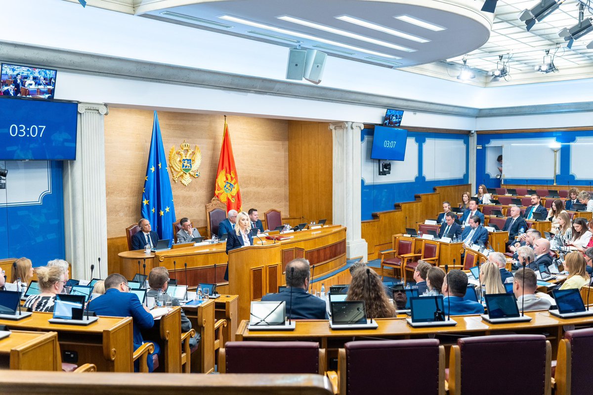 MONTENEGROinEU's tweet image. 💡 What better way to meaningfully celebrate #WorldParliamentDay in @SkupstinaCG, our Parliament, than to invite &amp;amp; engage with our raporteur, shadow raporteurs &amp;amp; other fellow M(E)Ps from @Europarl_EN on the future of #EU enlargement - ‘Future is Now!’ coorg.w. @me4eu 👏🏻
🇲🇪🤝🇪🇺