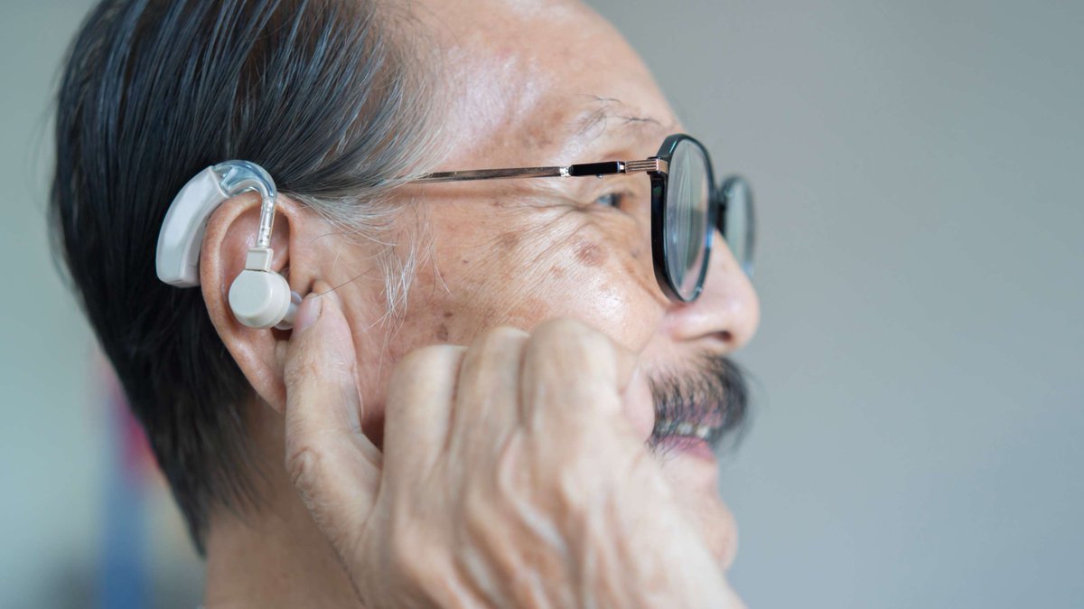TechSAgeRERC's tweet image. 📣New TechSAge publication!
Discover the everyday communication challenges #LateDeafened older adults experience and how they manage these challenges, from captioning to cochlear implants
Archives of Gerontology and Geriatrics article: doi.org/10.1016/j.arch…
@AHSillinois