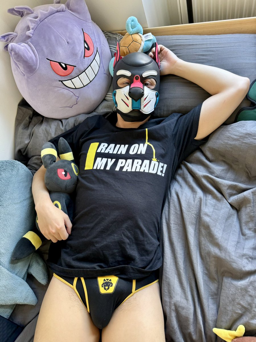 Who this cutie in my bed???? (Spoiler it’s <a href="/FemboyPuxio/">Pup Luxio~💙</a>)