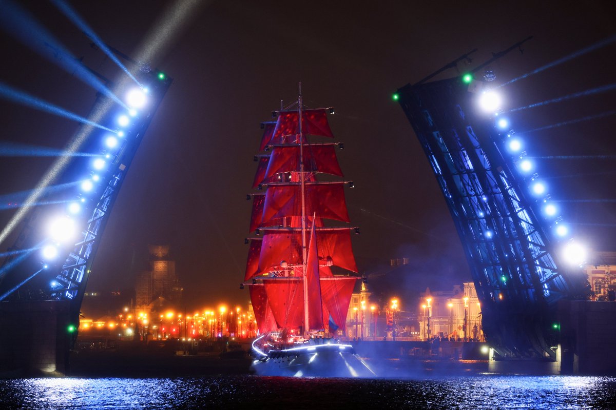 RussianEmbassy's tweet photo. 🇷🇺 This weekend, St. Petersburg lit up with its legendary #ScarletSails celebration — a dazzling mix of fireworks, music and wonder marking an epic send-off for school leavers on the banks of the Neva River and heralding one of Europe's most unforgettable nights.
https://t.co/GwGTEJT17R