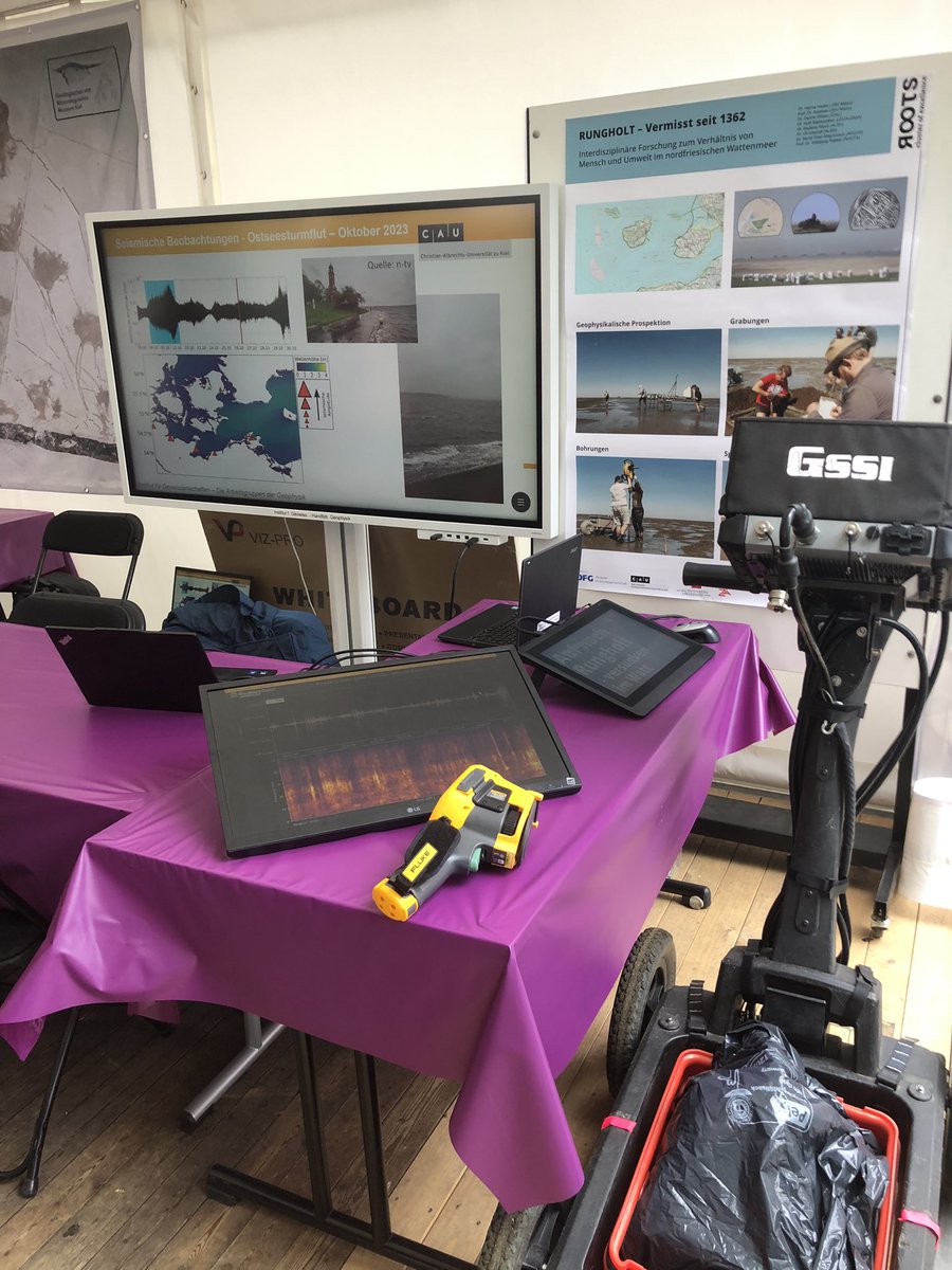 FelixEckel's tweet photo. Yet another Kieler Woche came and went. And this time I introduced many guests - from three year olds to very many year olds - to the world of seismology. So glad, I could be part of a diverse presentation by @kieluni at the Kiellinie - the heart of the Kieler Woche fair. https://t.co/uyd8MEB2ir