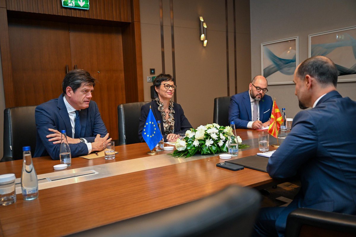 Met with Commissioner Marta Kos ahead of the EU Growth Plan Summit in Skopje.
We discussed the implementation of the Growth Plan, reform benchmarks, and the next steps toward opening the Fundamentals cluster. EU integration remains our top priority.