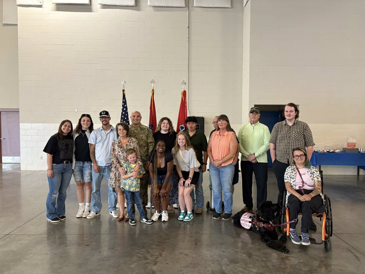 Missouri_NG's tweet image. 🎖️ Congrats to Sgt. 1st Class Seth Pawli of the 35th CAB on his recent retirement after 25 years of service!
A proven leader, mentor & team player—Pawli made a lasting impact across trainings, deployments & more.
Thank you for your dedication to the #MoGuard!
#MilitaryExcellence