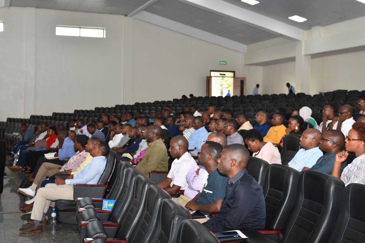 LODA | Rwanda (@lodarwanda) on Twitter photo Kuri iki gicamunsi, Ubuyobozi n’abakozi ba <a href="/LODARwanda/">LODA | Rwanda</a> bahawe ikiganiro ku mateka ya Jenoside yakorewe Abatutsi mu Rwanda. Ni ikiganiro bari kugezwaho na <a href="/vincentkarega1/">Vincent Karega</a>. Ni muri gahunda yo Kwibuka ku nshuro ya 31 Jenoside yakorewe Abatutsi.
#Kwibuka31 Kuri iki gicamunsi, Ubuyobozi n’abakozi ba <a href="/LODARwanda/">LODA | Rwanda</a> bahawe ikiganiro ku mateka ya Jenoside yakorewe Abatutsi mu Rwanda. Ni ikiganiro bari kugezwaho na <a href="/vincentkarega1/">Vincent Karega</a>. Ni muri gahunda yo Kwibuka ku nshuro ya 31 Jenoside yakorewe Abatutsi.
#Kwibuka31